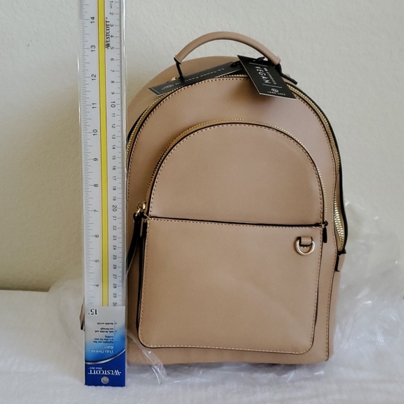 Back pack Sold - Picture 2 of 5